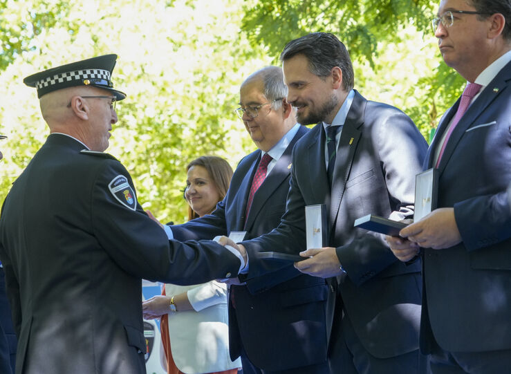 Junta ensalza su compromiso con seguridad con ms inversin en formacin y nuevos policas