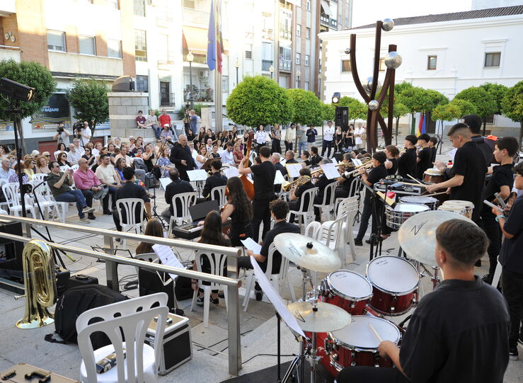 La Asamblea de Extremadura se rinde al jazz en un concierto por su 43 aniversario 