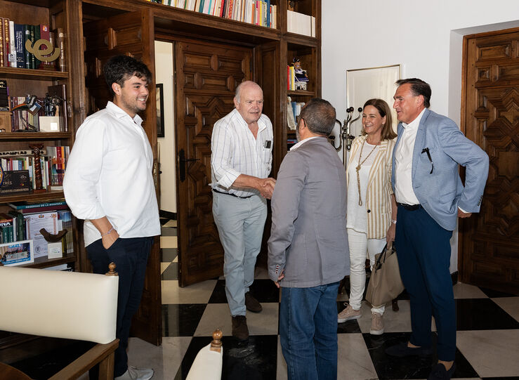 Morales traslada su orgullo y felicitacin a directivos CD Coria por ascenso Primera RFEF