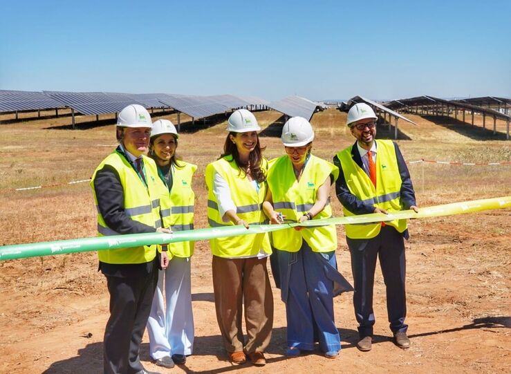 En Badajoz Fotovoltaica Renopool inicia produccin en su totalidad con capacidad 330 MW