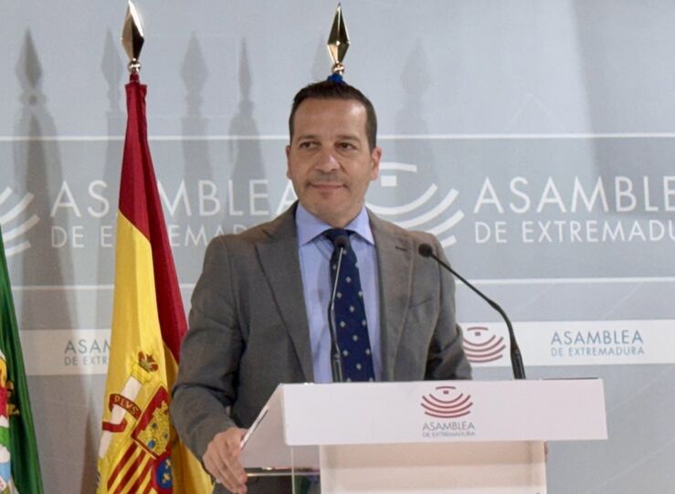 Fernndez Calle ve perdido a Cotrina por pedir su cese para apoyar los PGEx