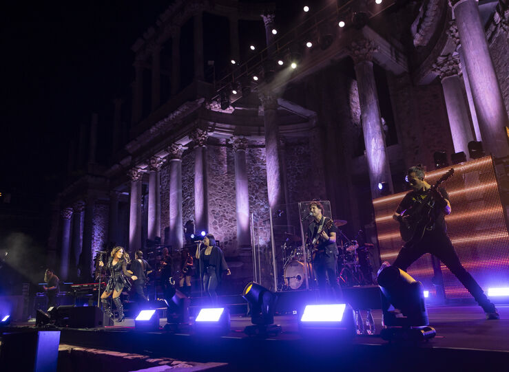 El QUINCE Tour de Mal arranca a lo grande en el Teatro Romano de Mrida