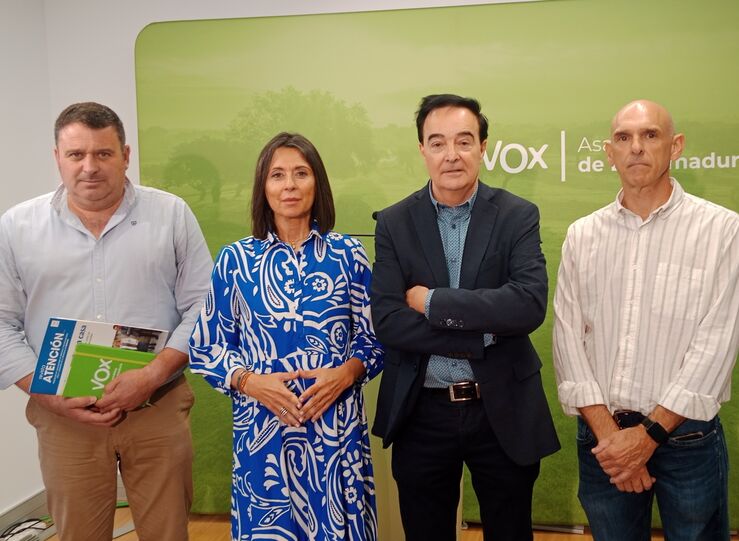 Cocemfe Badajoz traslada a diputados de Vox sus programas y principales reivindicaciones