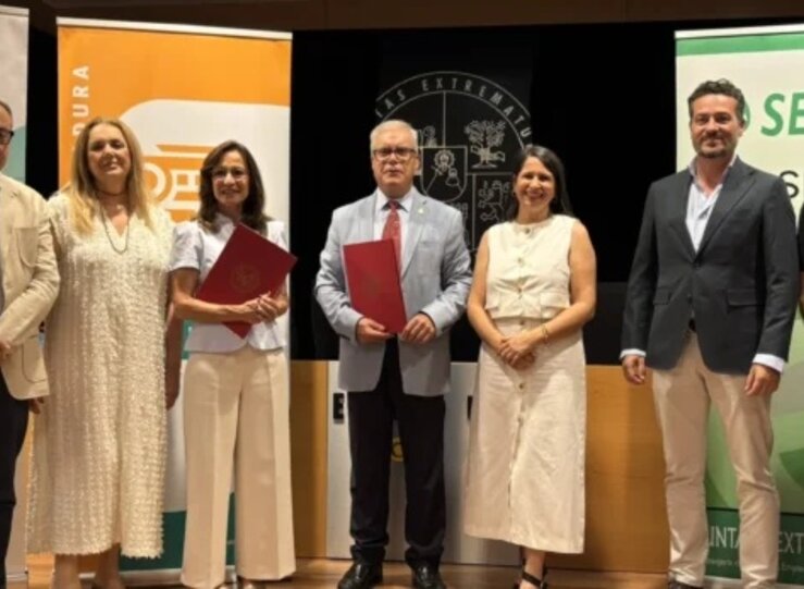 UEx y el Sexpe renueva convenio para cooperacin en orientacin para el empleo