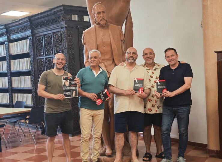 Uapex dona a Biblioteca Municipal Mrida obras premiadas en su I Certamen Textos Teatrales