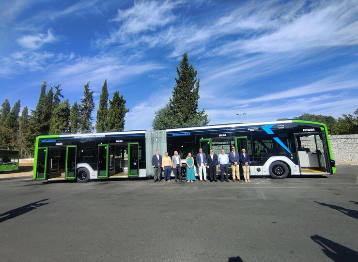 Cceres incorporar al servicio de autobs urbano vehculo articulado 100 elctrico