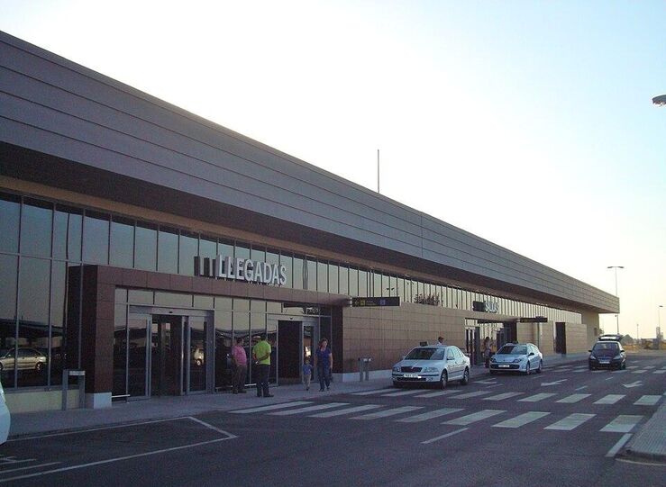 El Aeropuerto de Badajoz supera por primera vez los 57000 pasajeros 