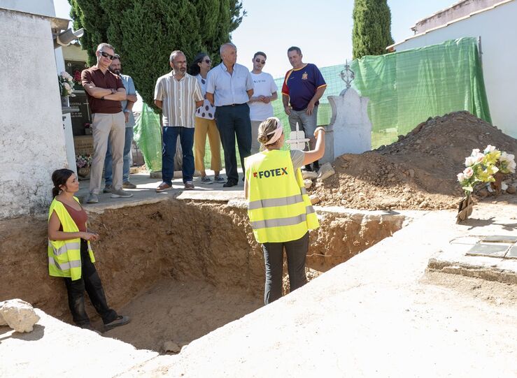 Diputacin Cceres garantiza apoyo tras hayar indicios fosa Guerra Civil en Villamesas