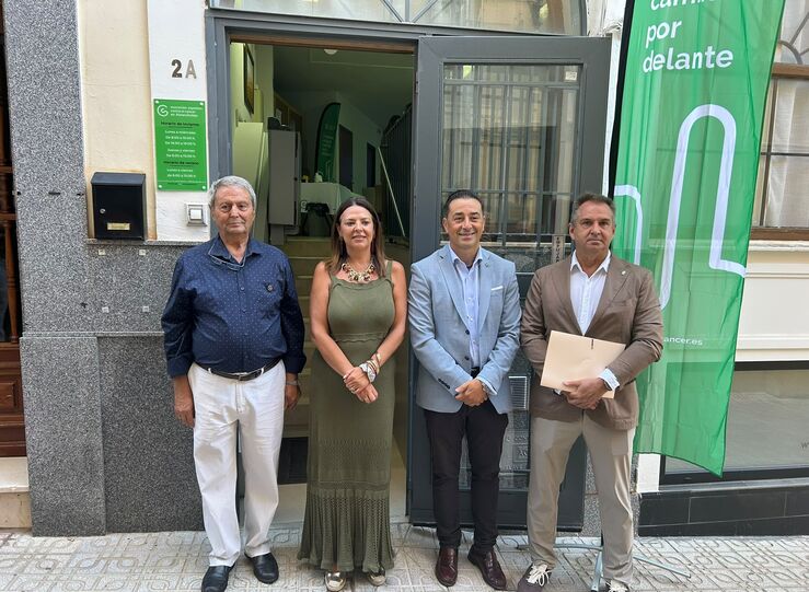 La AECC presenta su nueva delegacin en Almendralejo 