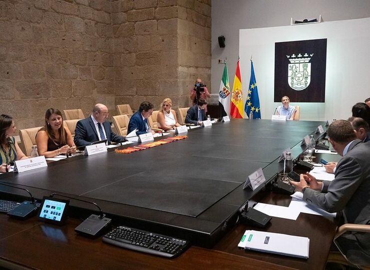 La Junta ordena la publicacin de actividades y bienes de los cargos pblicos