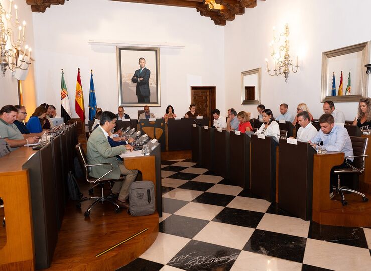 Diputacin Cceres aprueba ms de 1 milln para la mejora de la red viaria provincial