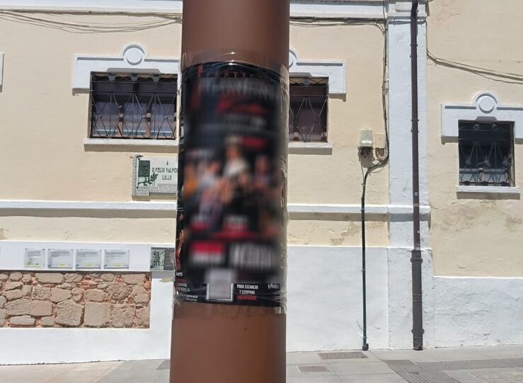 Ayuntamiento Mrida multa a 8 empresas y 5 ntidades por publicidad en mobiliario urbano