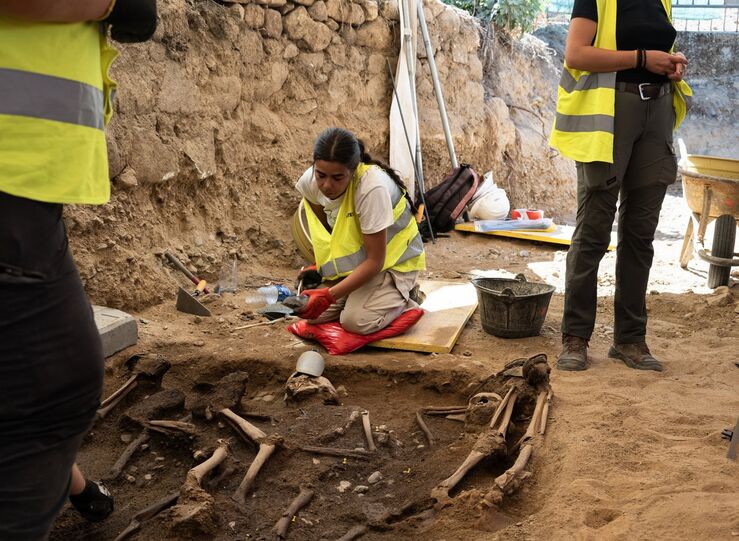 Localizan los restos de al menos 5 personas en una fosa comn entre Almoharn y Miajadas