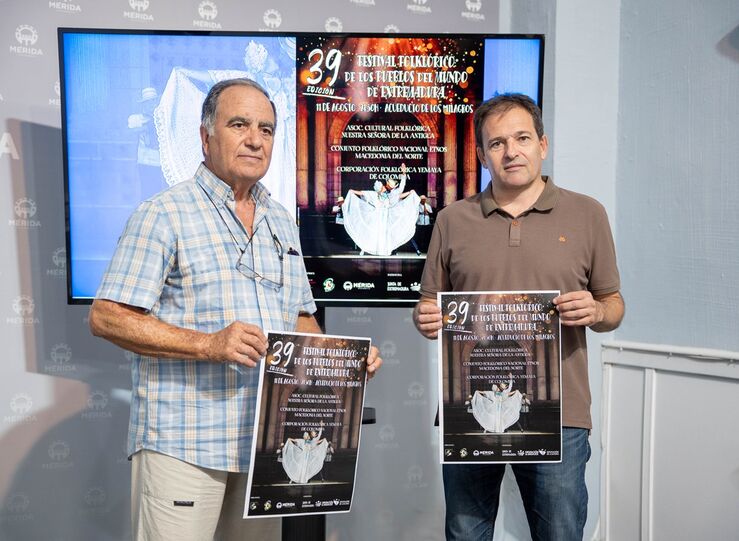 39 Edicin Festival Folclrico de los Pueblos del Mundo de Extremadura en Los Milagros