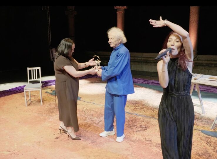 El Brujo sube teln del Festival de Alcntara y recibe reconocimiento por su trayectoria