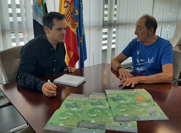 Junta estudia vas de colaboracin para atraer viajeros interesados en observacin grullas
