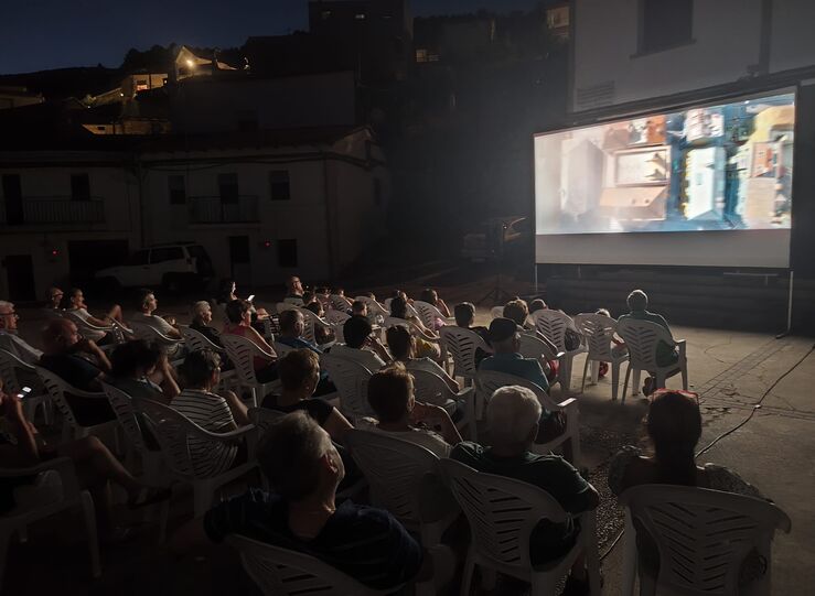 Cinestival lleva el cine al aire libre a doce municipios de la provincia de Cceres