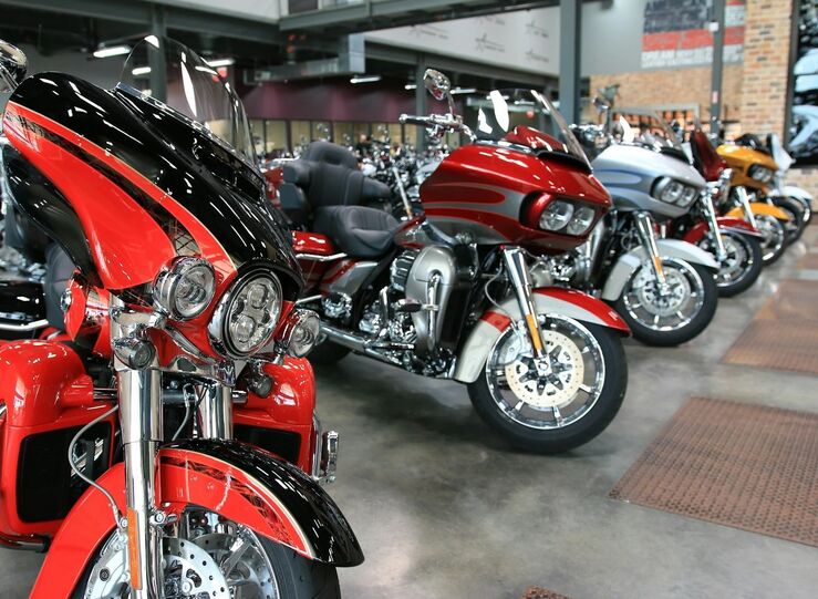 Venta de motos de carretera 3 tendencias tras el alza del 30 por ciento