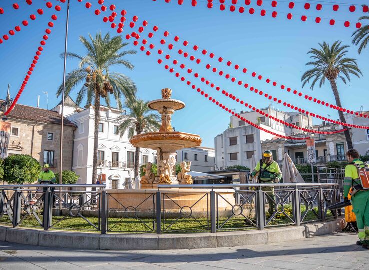 El Ayuntamiento de Mrida activa un dispositivo especial de limpieza durante la Feria