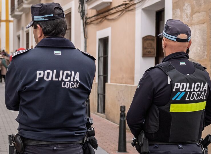 Agentes de paisano controlarn consumo y venta de alcohol a menores en la Feria de Mrida
