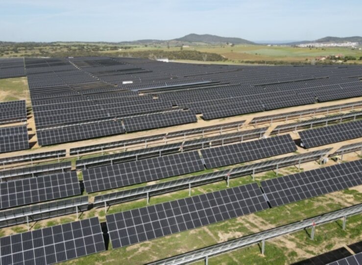 Alter Enersun cierra 60 millones de financiacin para hibridar fotovoltaicas extremeas
