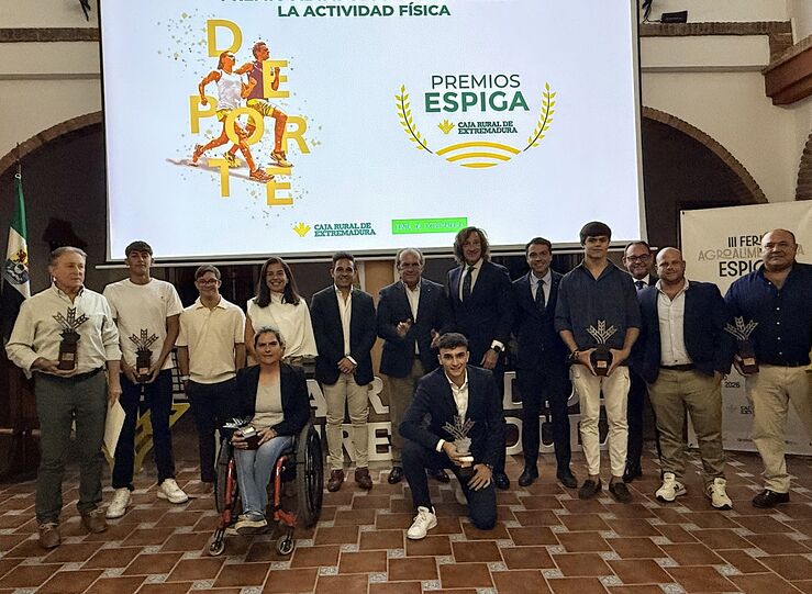 El nadador Fernando Gonzlez Fernndez Premio Espiga Deporte de Caja Rural de Extremadura