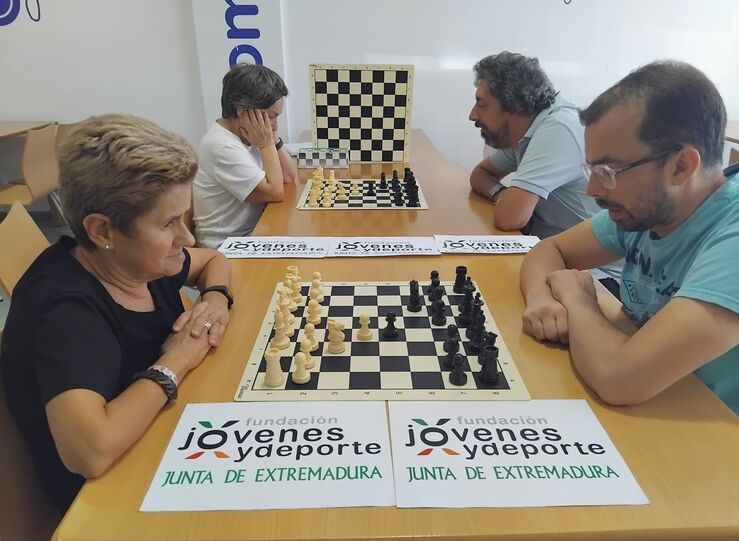 El Club Ajoblanco inicia un nuevo curso de Ajedrez Sin Barreras en Aexpainba