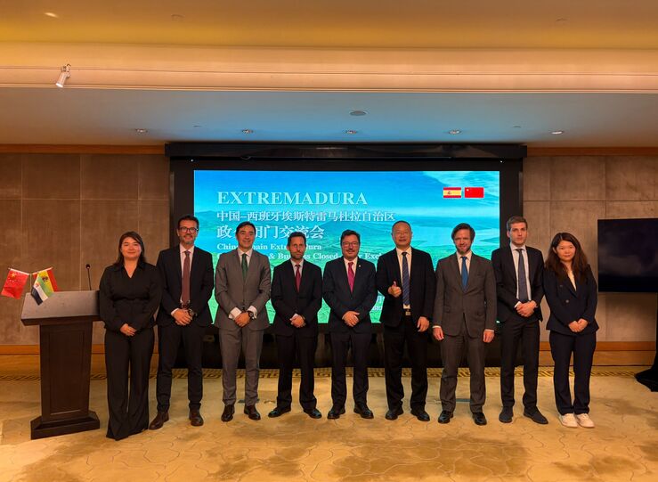 Santamara presenta en un foro en Pekn Las oportunidades de Inversin en Extremadura 