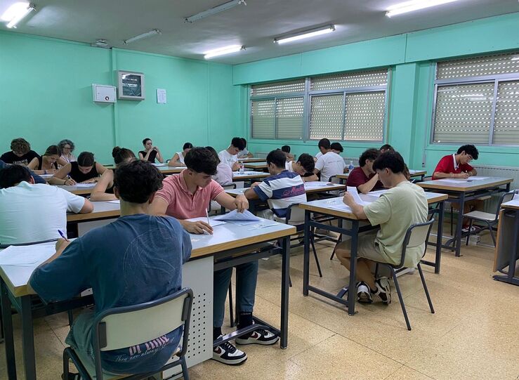 Premios Extraordinarios de Bachillerato reconocen esfuerzo y excelencia de 8 extremeos