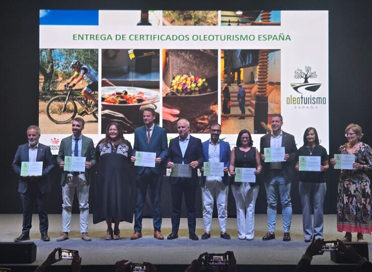 Provincia Badajoz recibe acreditacin como destino certificado de la Red de Rutas de AOVE