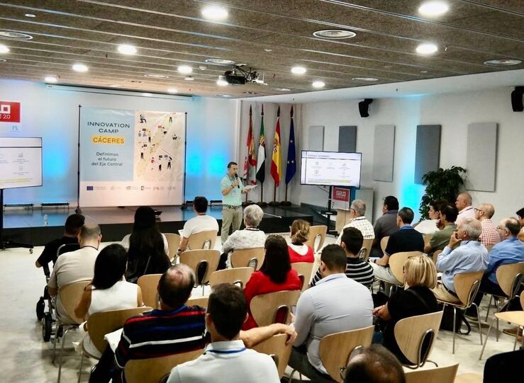 Cceres celebra Innovation Camp para generar propuestas innovadoras para el desarrollo 