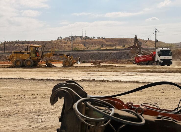 Obras en el rea comercial Way Cceres se reanudan con la urbanizacin de los terrenos