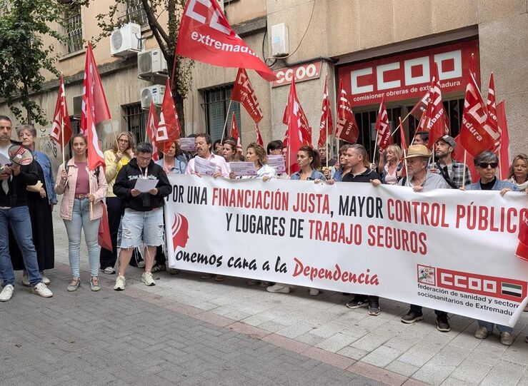 CCOO urge en Cceres dignificacin social laboral y econmica sector atencin a domicilio