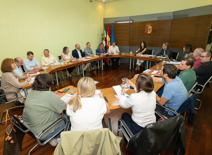 Diputacin Cceres lanza subvencin de 250000 para formacin industrial y tecnolgica