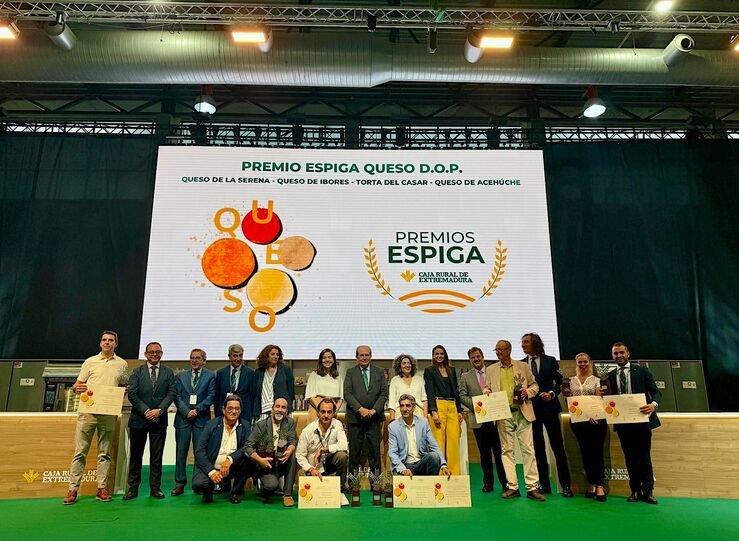 Caja Rural de Extremadura distingue a mejores quesos DOP en VIII Premios Espiga Queso
