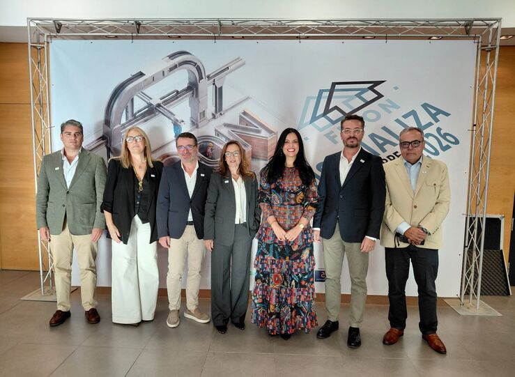 Junta facilita el contacto de 500 alumnos con las empresas de la construccin en FICON