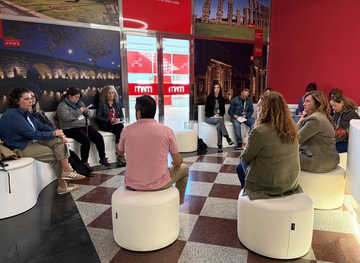 Alumnos de un curso de informacin turstica de la ESHAEX conocen los recursos de Mrida