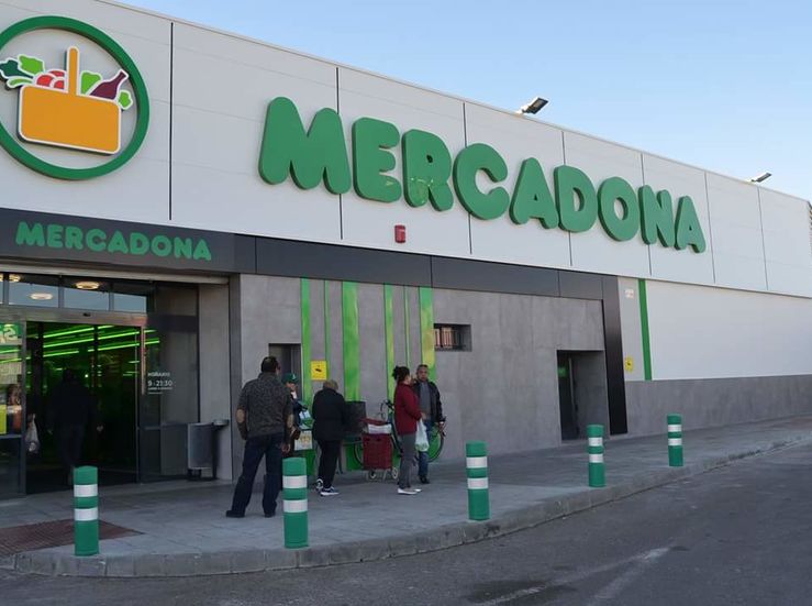 Mercadona reabre un supermercado en Plasencia tras adaptarlo al modelo de tienda eficiente