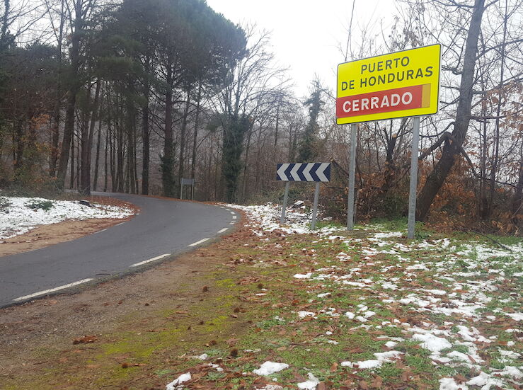 Las carreteras CC224 y CC146 permanecen cortadas por las intensas lluvias 