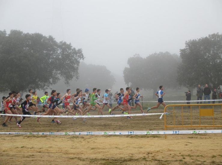 200 deportistas participan en carrera por montaa de la V Subida al Convento de La Lapa