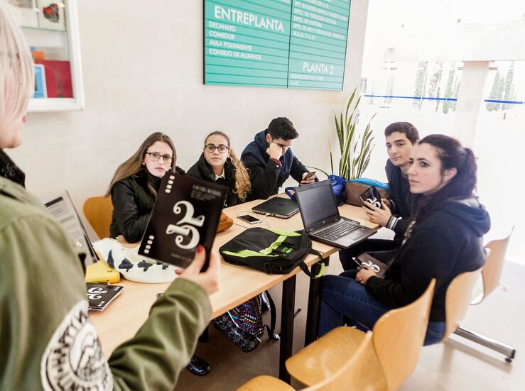 El Festival Solidario de Cine Espaol de Cceres se acerca a los universitarios