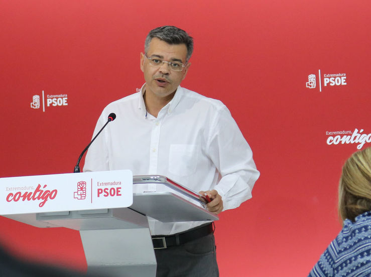 El PSOE de Extremadura ve el descenso positivo pero hay seguir trabajando