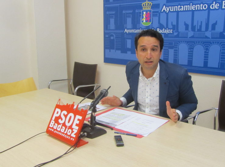 PSOE critica que el alcalde de Badajoz ha cumplido 14 de las 125 promesas