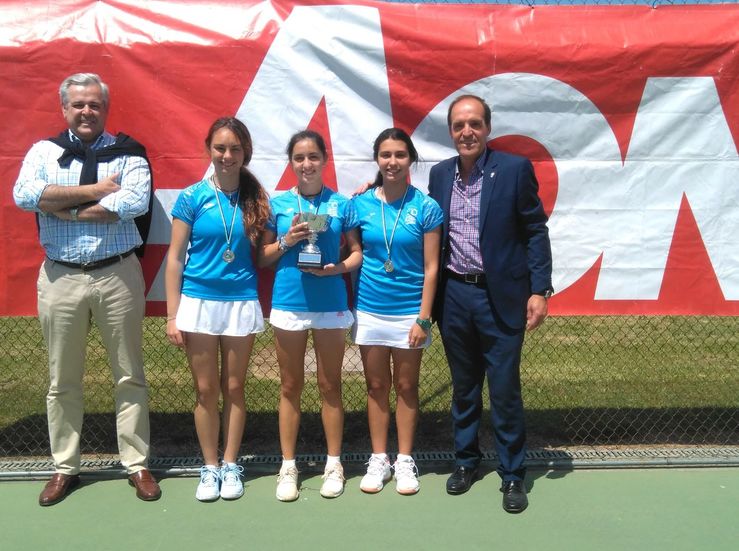 Casino de Badajoz en chicas y Cabezarrubia en chicos Campeones en tenis
