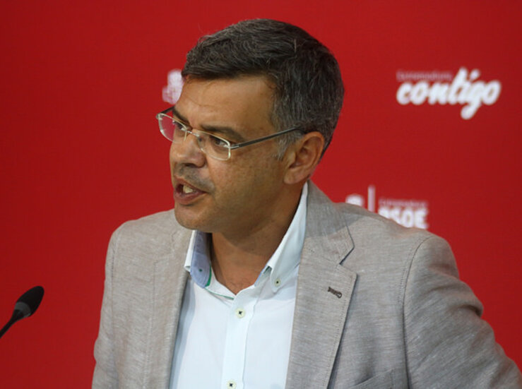 El PSOE pide a Monago que reclame al diputado franquista la devolucin de su acta