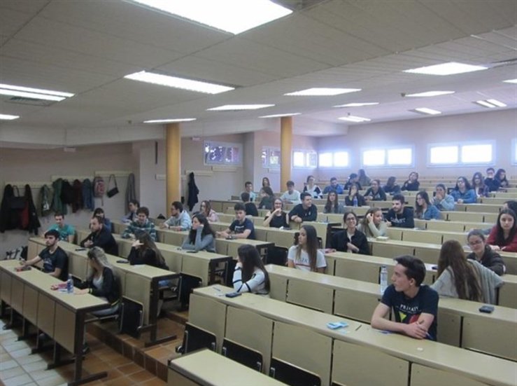 Un total de 5106 estudiantes inician en doce sedes las pruebas de la EBAU en Extremadura