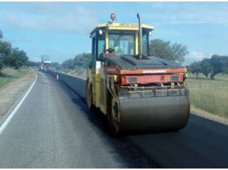 Licitados 10 lotes para refuerzo y mejora de firmes en carreteras de la provincia Badajoz