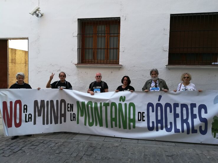Salvemos la Montaa aplaude que PSOE PP y Podemos se opongan al PIR mina en Cceres