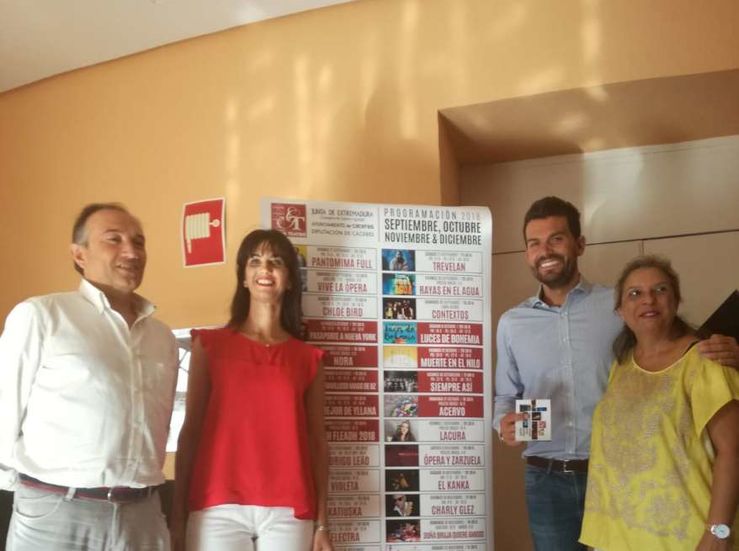 Lola Herrera e Ismael Serrano pisarn el Gran Teatro de Cceres antes de finalizar 2018