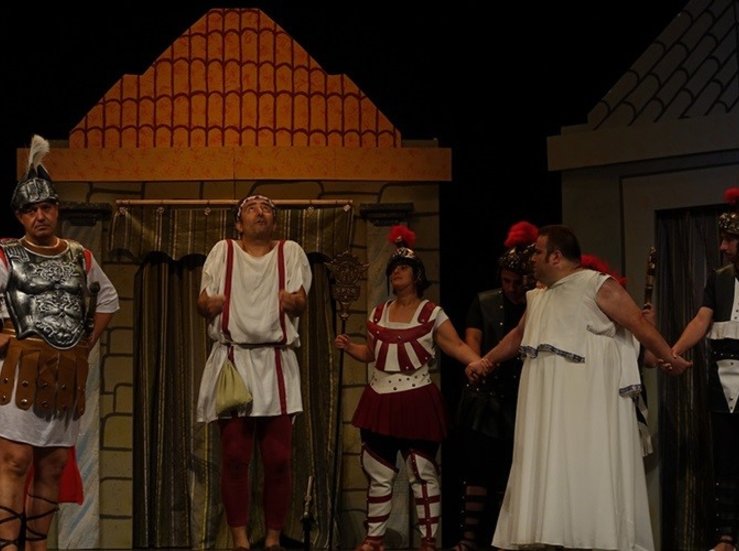Escuela Teatro Espacio Trece representar en Badajoz la obra Estn locos estos romanos